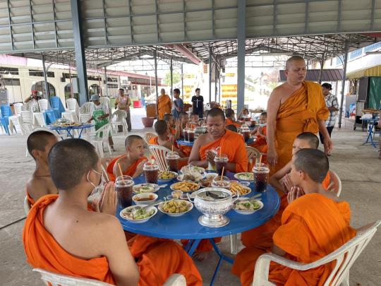 ขอบุญนี้จงส่งผลให้คุณโยมและครอบครัวมีแต่ความสุขความเจริญคิดสิ่งใดขอให้สมปรารถนาทุกประการเทอญ…