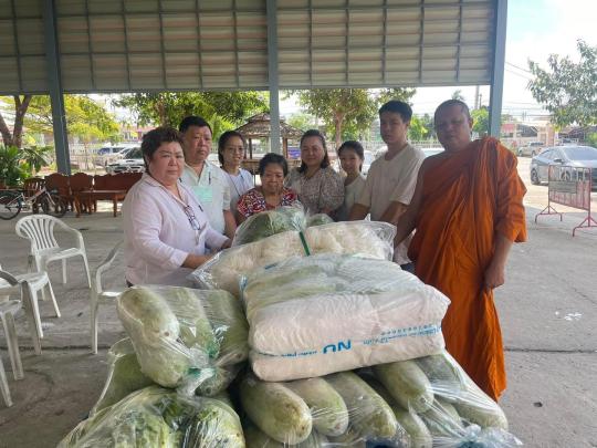 อนุโมทนาโยมหน่อยและครอบครัวนำผักมาร่วมโรงทานอาหารเจ ในปีนี้ ขอบุญกุศลที่คิดดีทำดี ขอให้สุขภาพแข็งแรง มั่งมี ศรีสุข มีกินมีใช้ไปตลอด