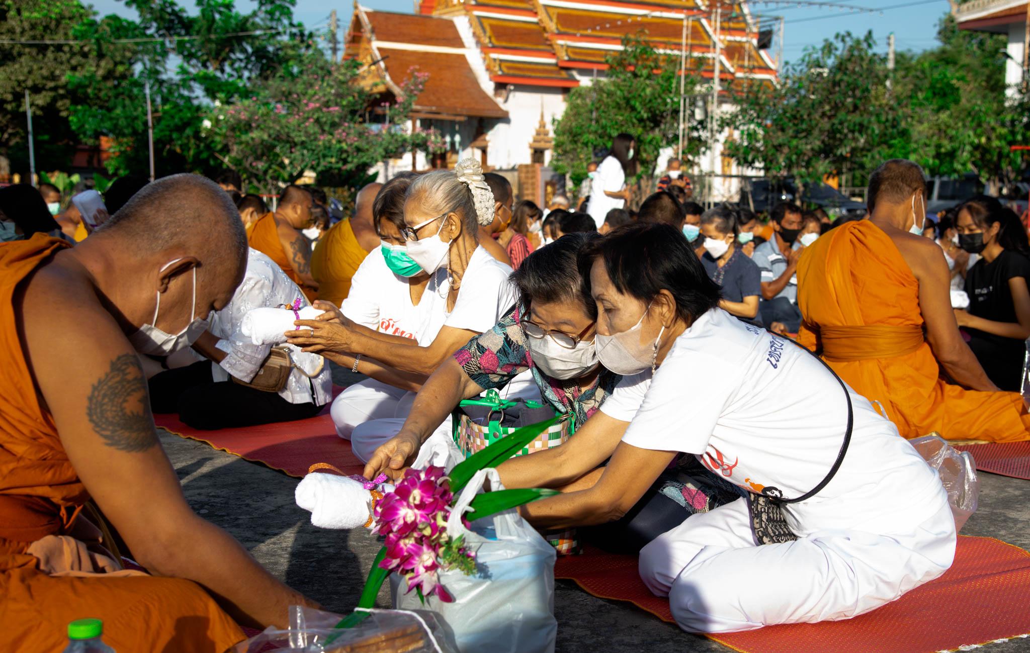 ประเพณีบุญสารทเดือนสิบ